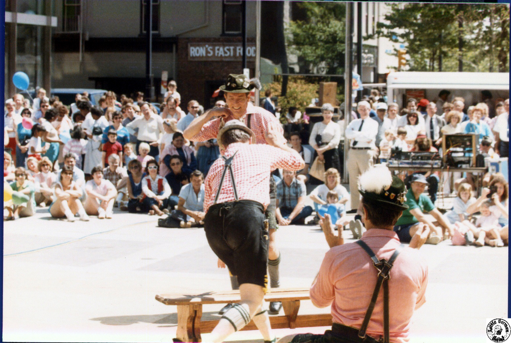 1980 04 20 11 Fayetteville St Mall.jpg